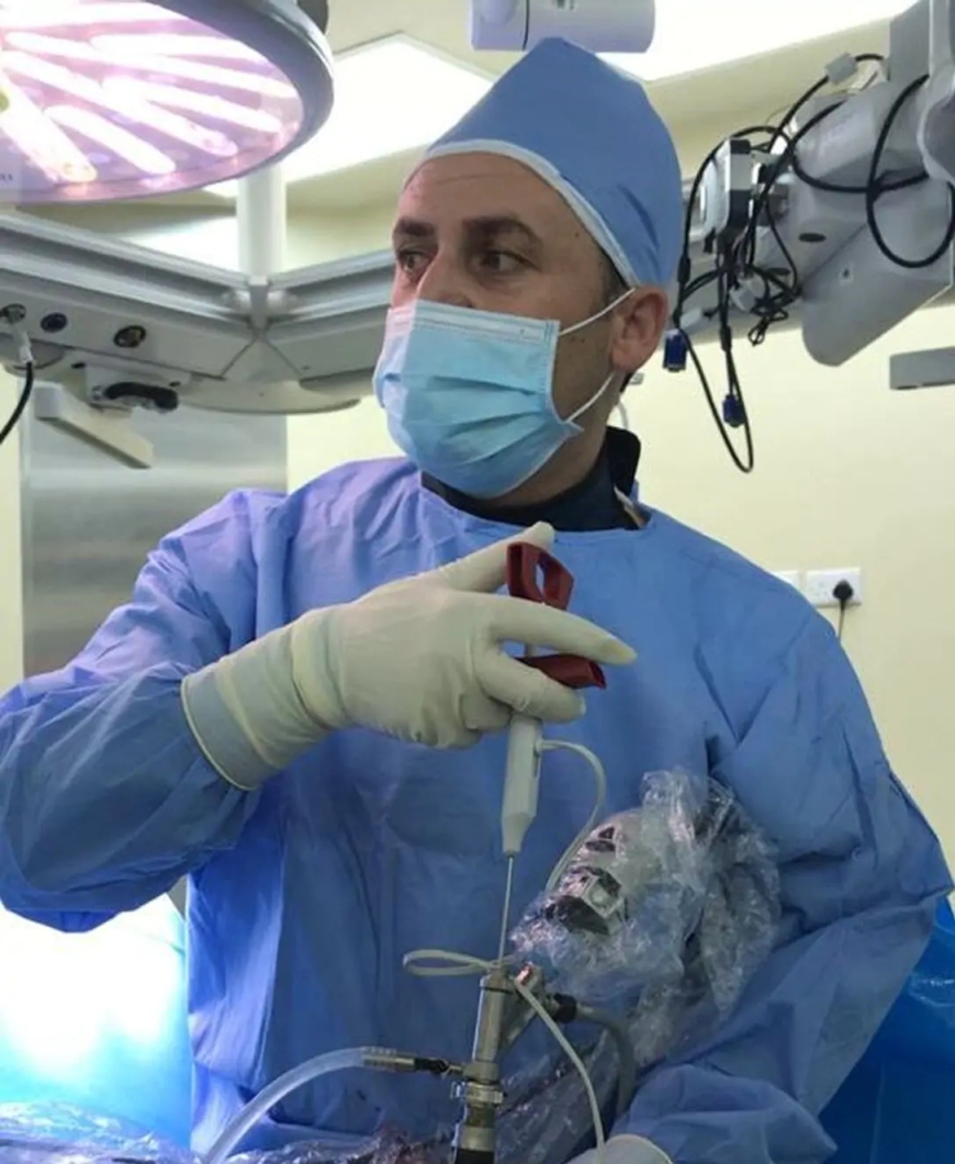 جراحة العمود الفقري بالمنظار